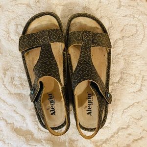 Alegria Kerri Tribe Called Cutie Size 40 US 10